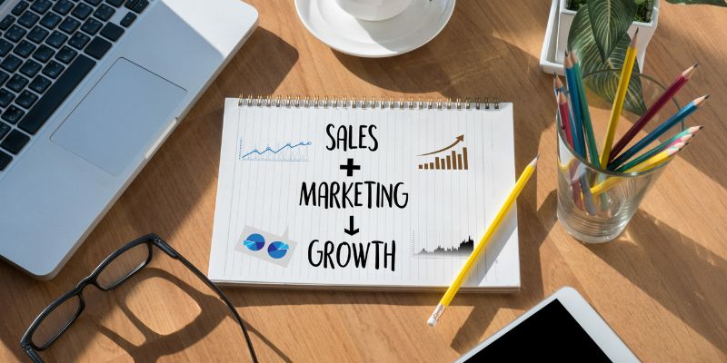 Chế độ và phúc lợi mà nhân viên Sale Marketing OKVIP được hưởng